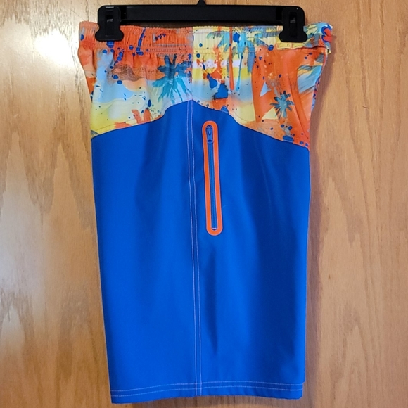 Swim trunks - Picture 2 of 4